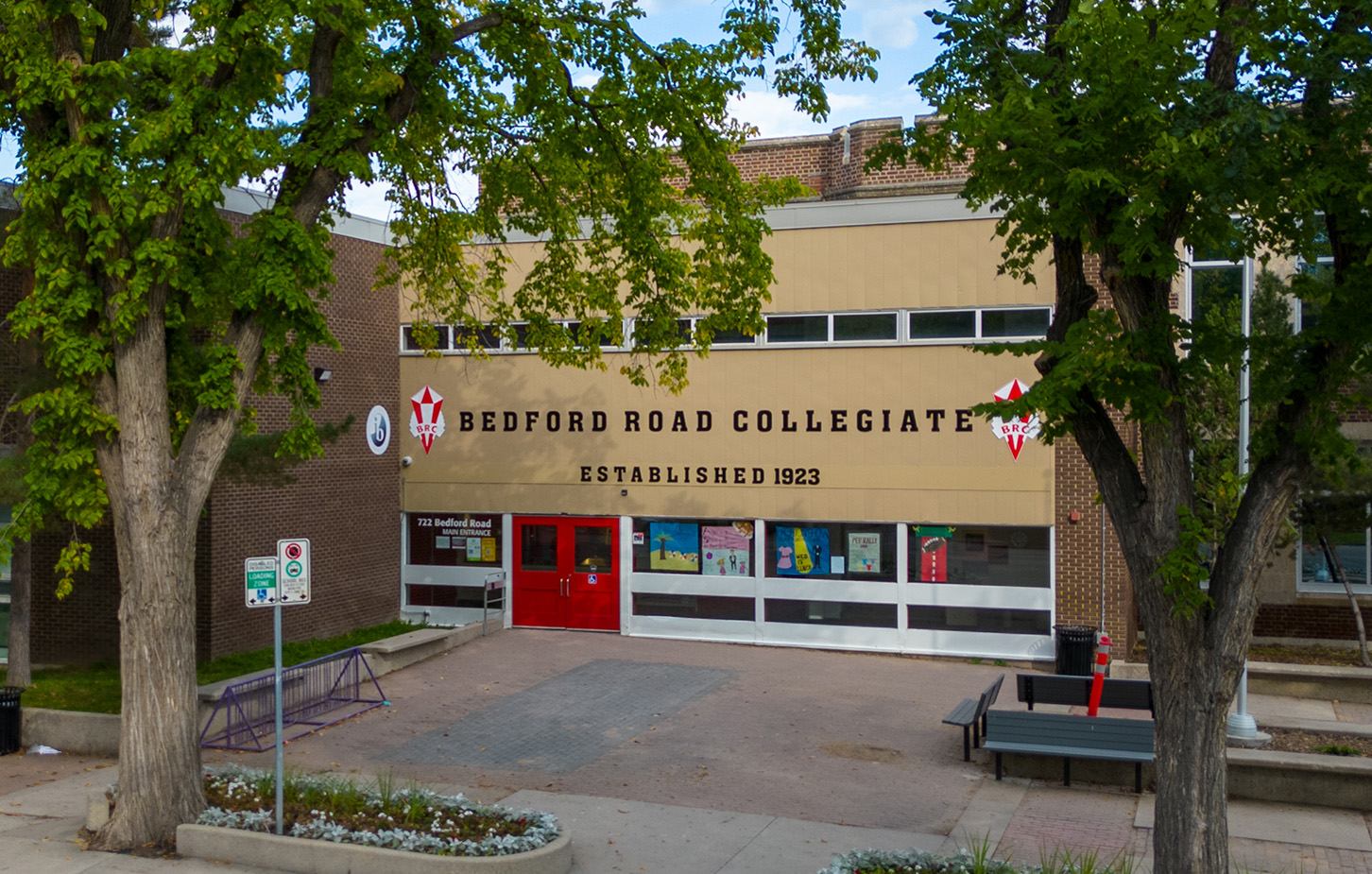 teaser-schueleraustausch-kanada-bedford-road-partnerfoto-2025