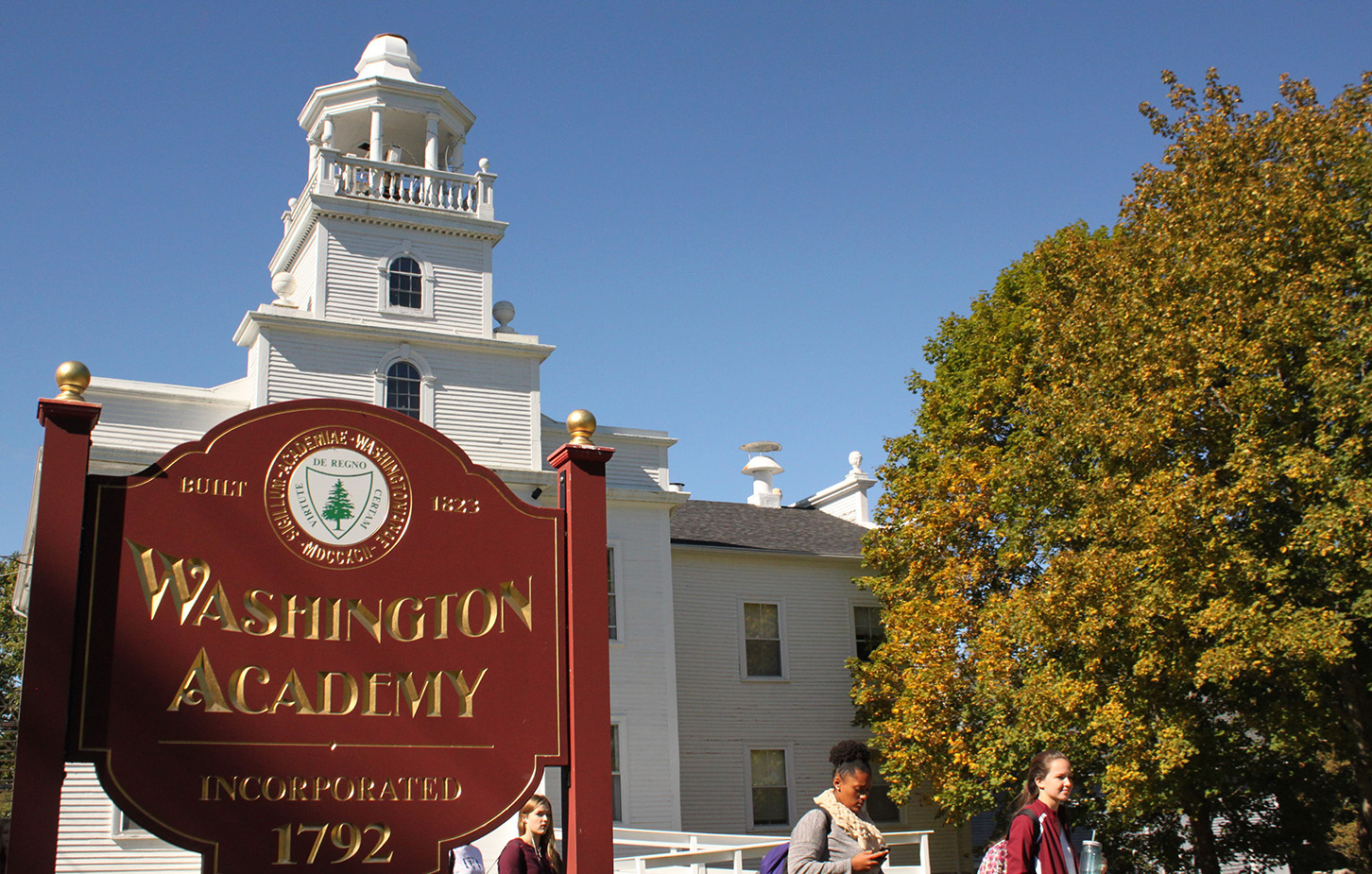 teaser-schueleraustausch-usa-kurzprogramm-washington-academy-partnerfoto-2025